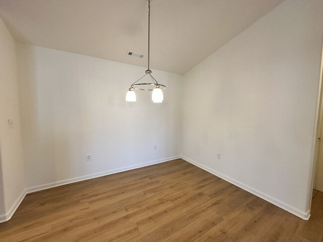 Building Photo - 4303 Summer Brook Ln