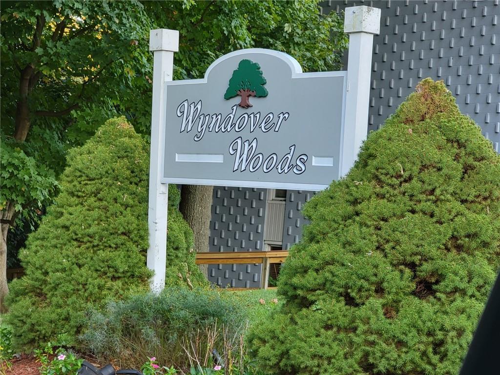 Primary Photo - 1 Wyndover Woods Ln