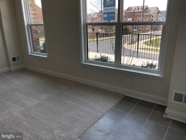 Building Photo - 22584 Windsor Locks Square