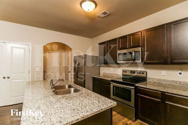 Building Photo - 205 Southwind Cir