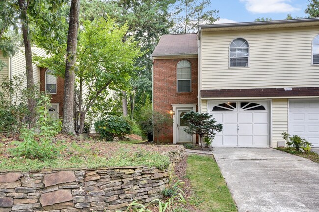 Building Photo - Excellent Location - Marietta Townhome - $...