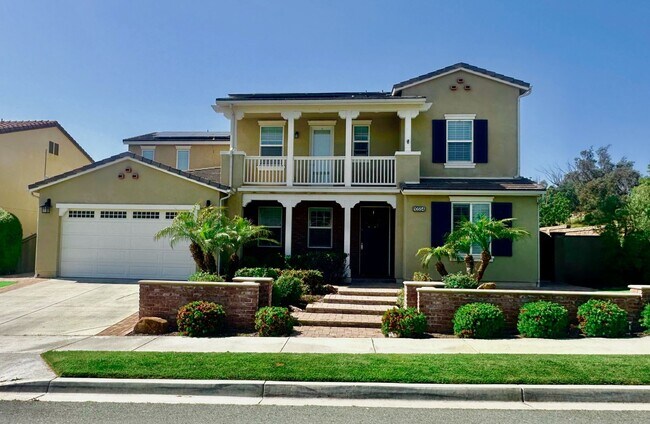 Building Photo - Corner lot Executive home near everything!