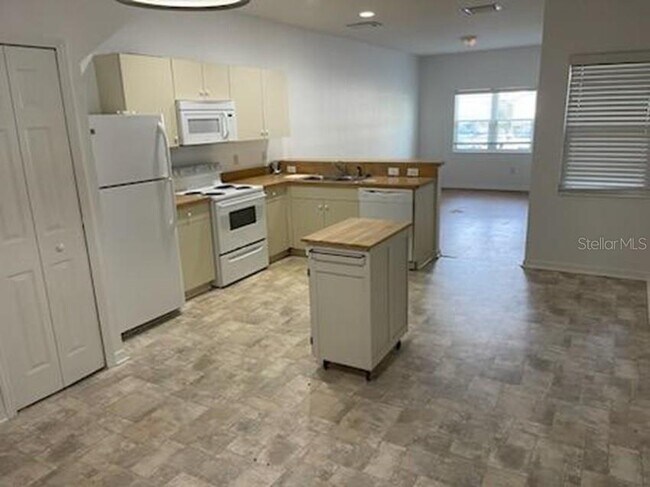 Building Photo - 1019 Creek Park Ct