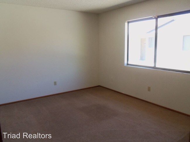 Building Photo - 73632 Sunnyvale Dr