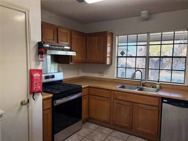 Foto del edificio - 1005 Wessex Way