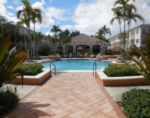 Foto del edificio - 9833 Baywinds Blvd