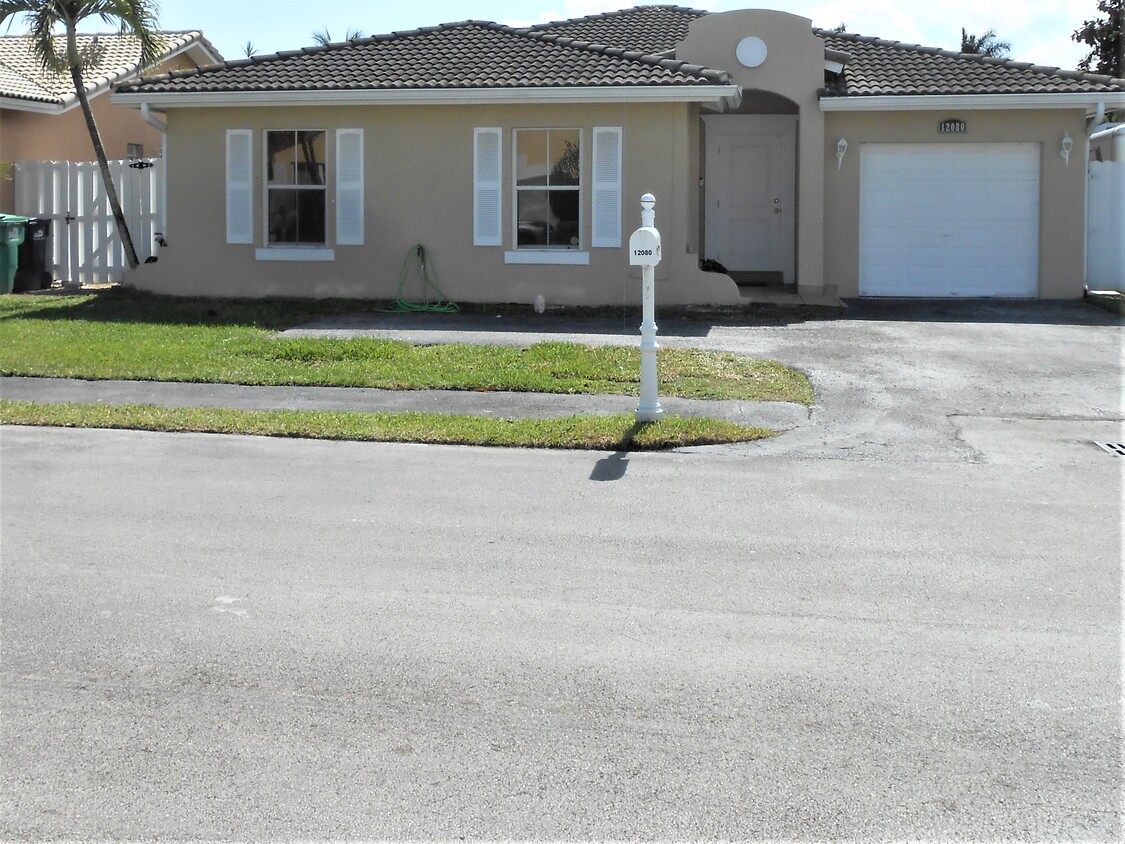 Foto principal - 12080 SW 248th Ter