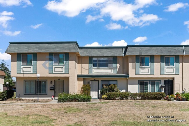 Building Photo - 27561 Stromberg Ct
