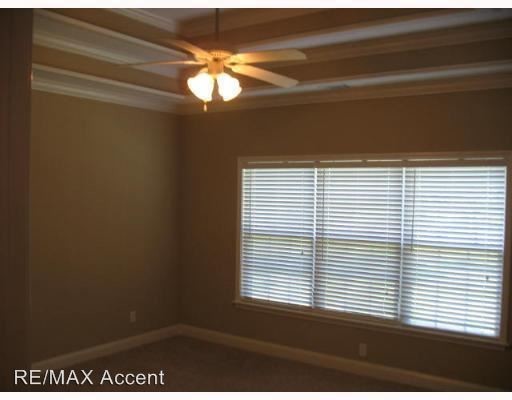 Building Photo - 4 br, 3.5 bath House - 495 Channing Drive