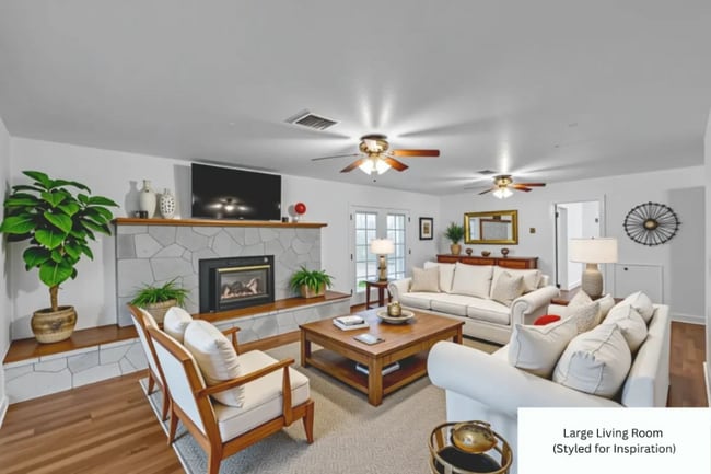 Building Photo - 726 N Valley View Dr
