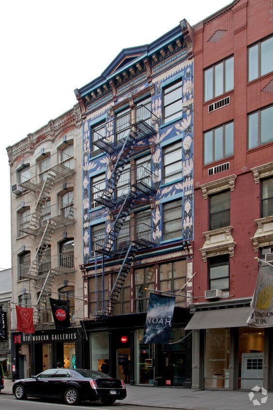 Foto principal - 460 West Broadway