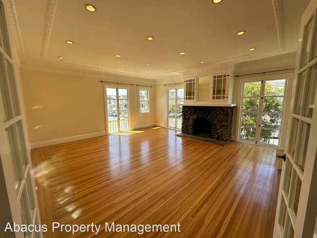 Foto del edificio - 3 br, 2 bath House - 3850 Cabrillo Street