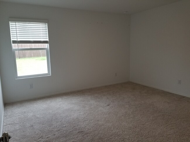 Foto del edificio - 3708 Kinglet Ct