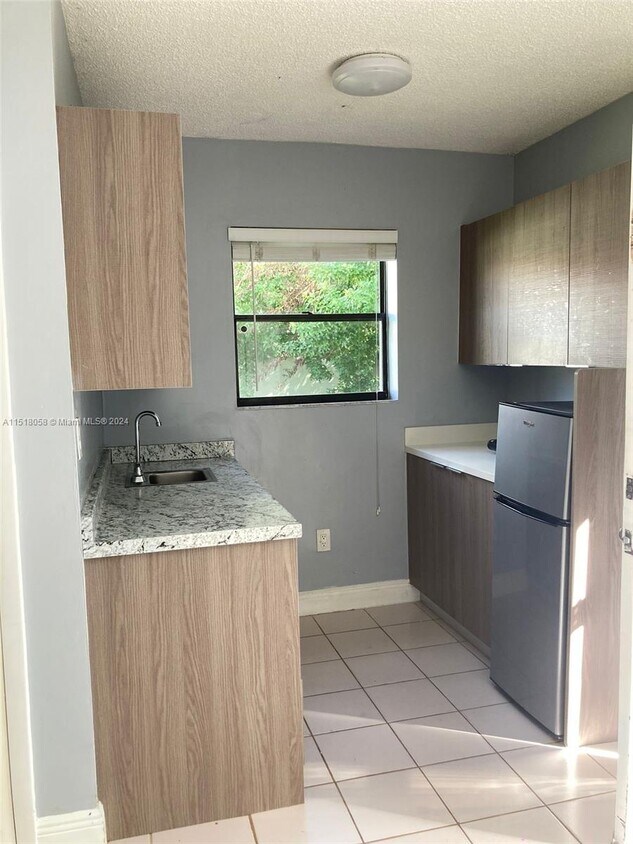 Primary Photo - 1435 SW 119th Ct