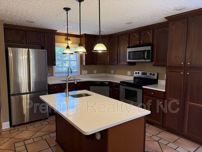 Foto del edificio - 201 Wandering Ln