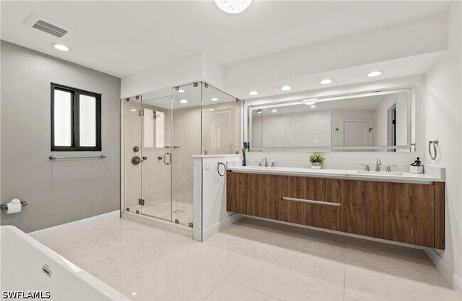 Foto del edificio - 2307 Queens Way