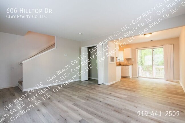 Foto del edificio - 606 Hilltop Dr
