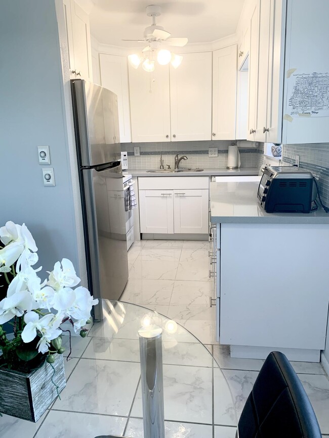 Building Photo - 52 Easthampton C