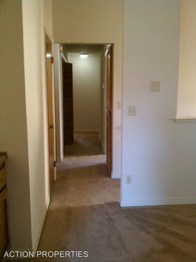 Foto del edificio - 128 Valley Oak Dr