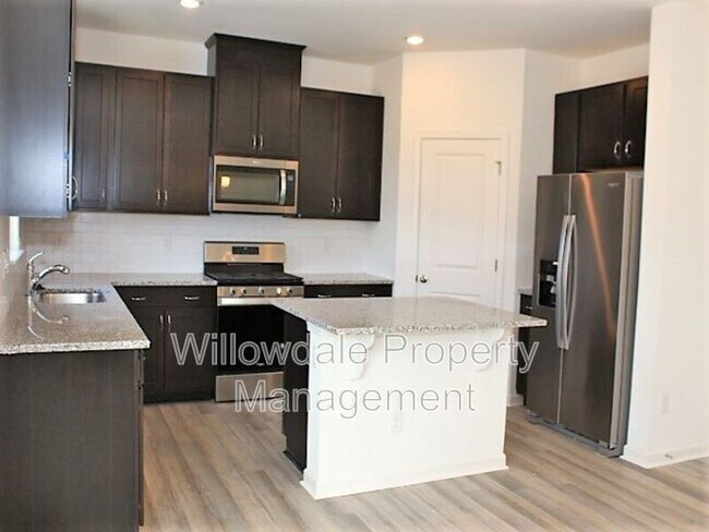 Foto del edificio - 125 Willow Grove Ln