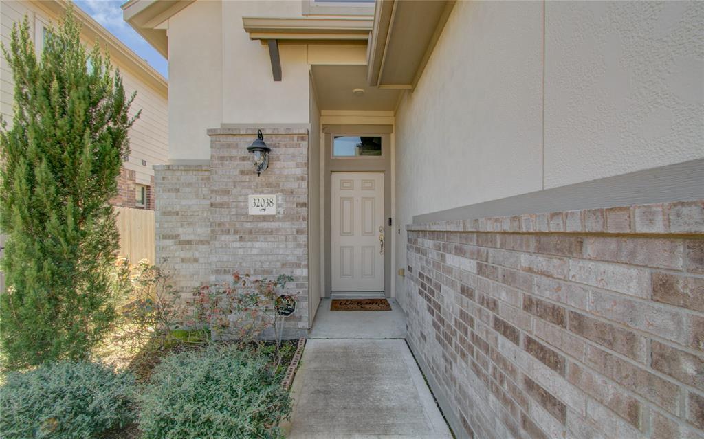 Primary Photo - 32038 Quail Terrace Ln