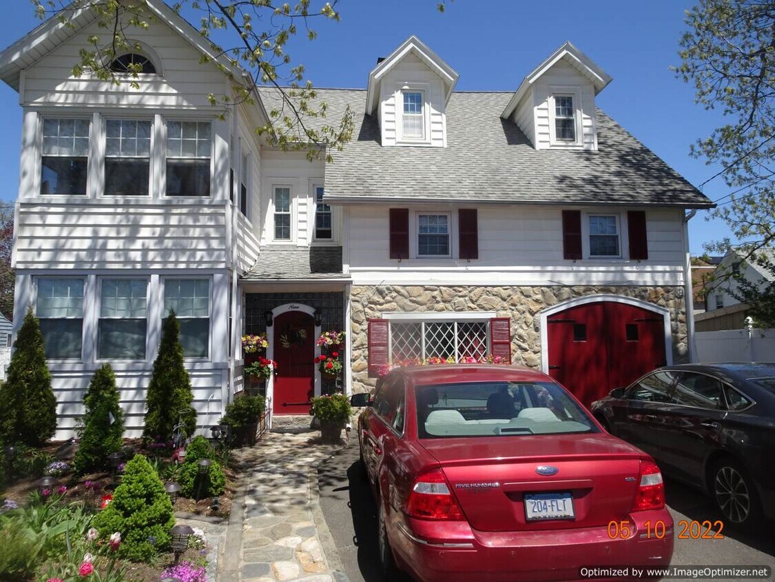 9 Brookdale Ave, Milford, CT 06460 House Rental in Milford, CT