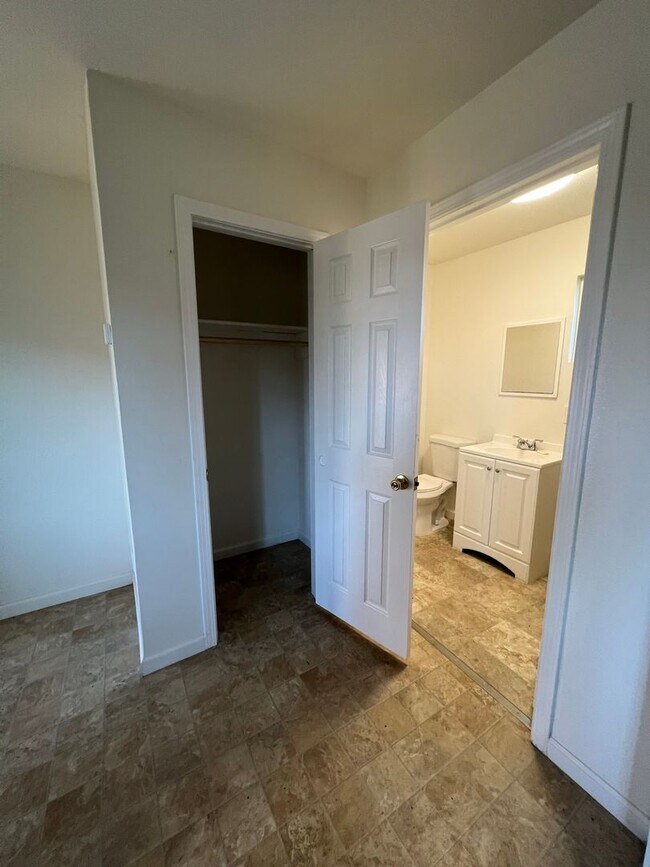 Foto del edificio - 2103 Elgin St