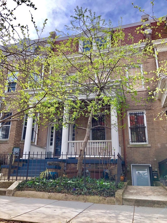 Building Photo - 1640 Hobart St NW