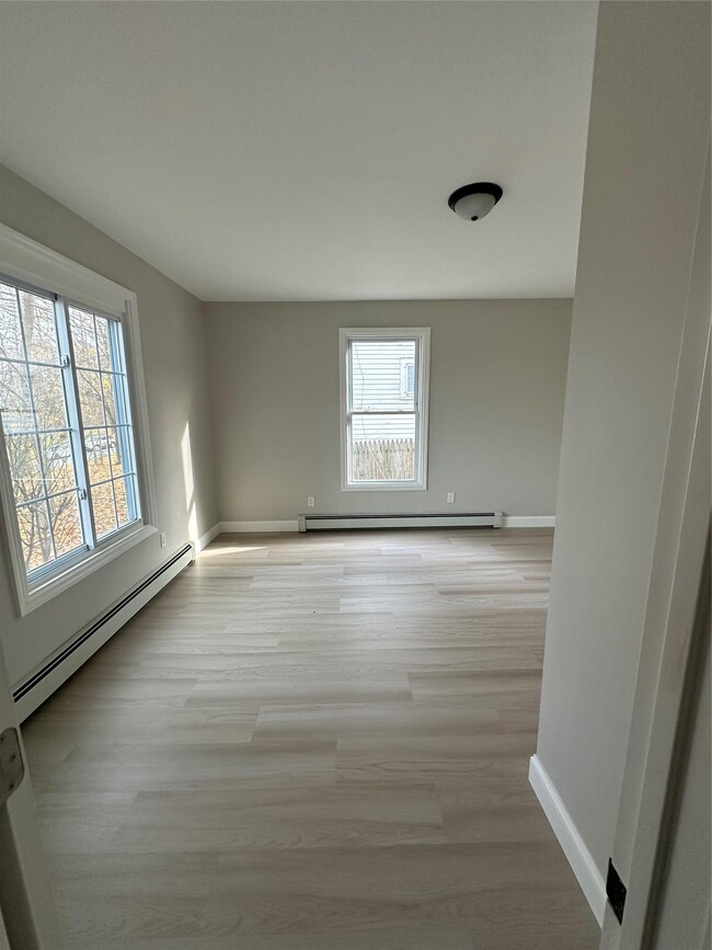 Building Photo - 14 Eastman Terrace