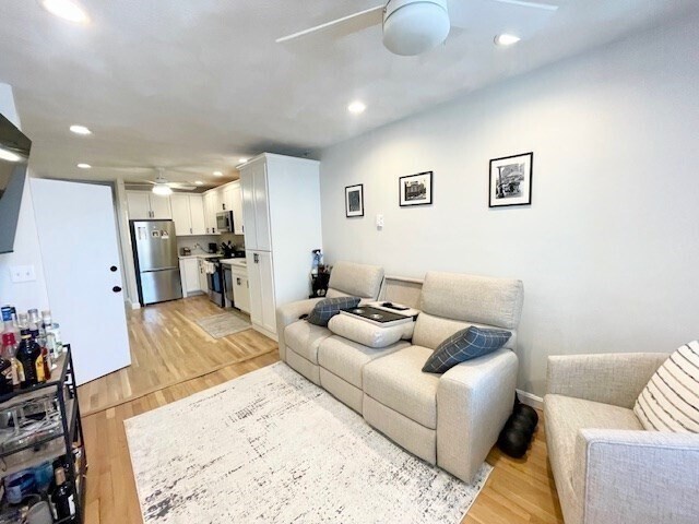 Foto del edificio - 176 Endicott St
