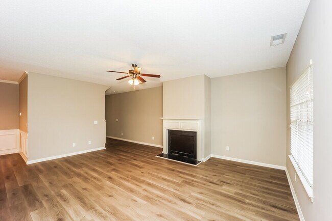 Foto del edificio - 171 Stillwood Dr