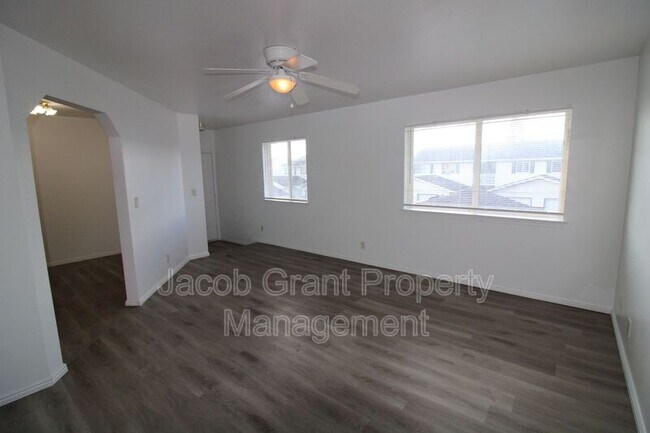 Building Photo - 639 Hoopes Ave