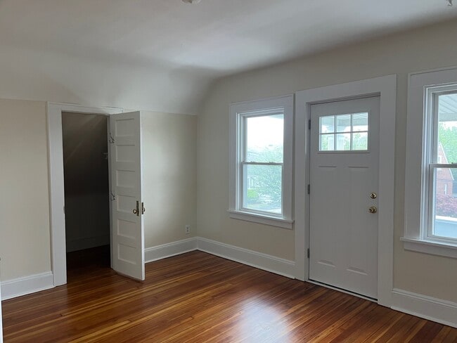Master w/walk-in closets - 63 Raymond St