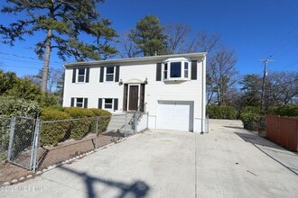 Building Photo - 900 Hunter Blvd