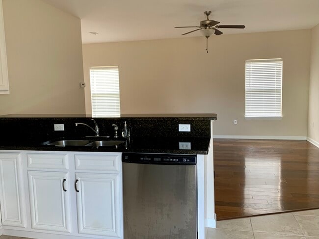 open floor plan - 124 Matt Blvd
