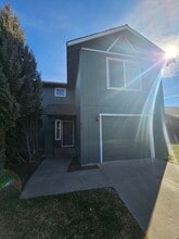 Building Photo - 863 SE Kierra Pl