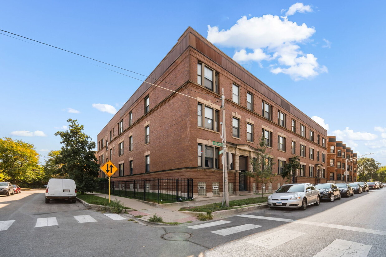 Foto principal - 1409 E 62nd St