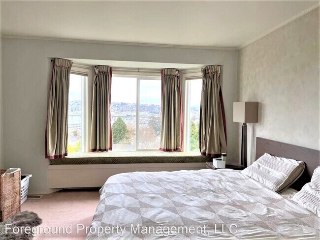 Building Photo - 2 br, 3 bath House - 3826 25th Ave W Unit #3C
