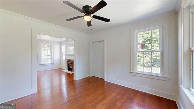 Building Photo - 2211 8th St