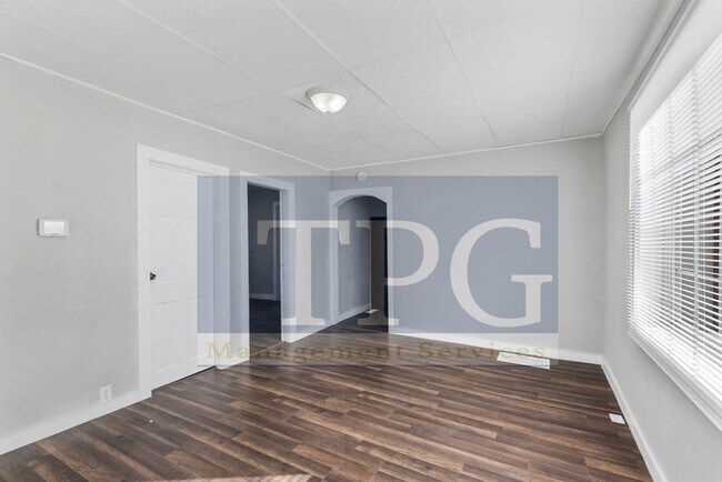Foto del edificio - 5929 Marion Ave