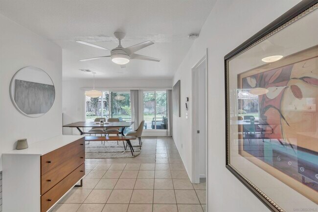 Foto del edificio - 17052 Bernardo Oaks Dr