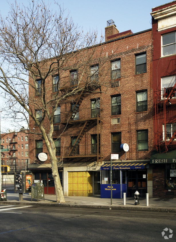 Building Photo - 72 Macdougal St