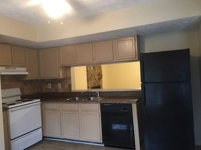 Building Photo - 6479 Meadow Rue Dr