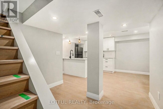 Building Photo - 75 Dalehurst Dr