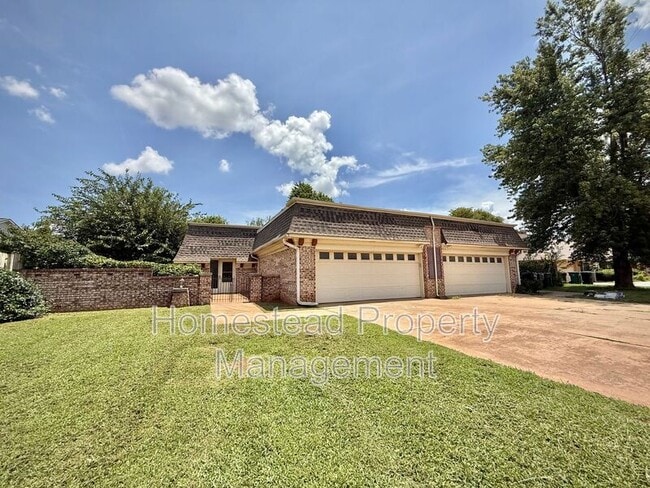 Photo - 12308 Green Valley Dr House