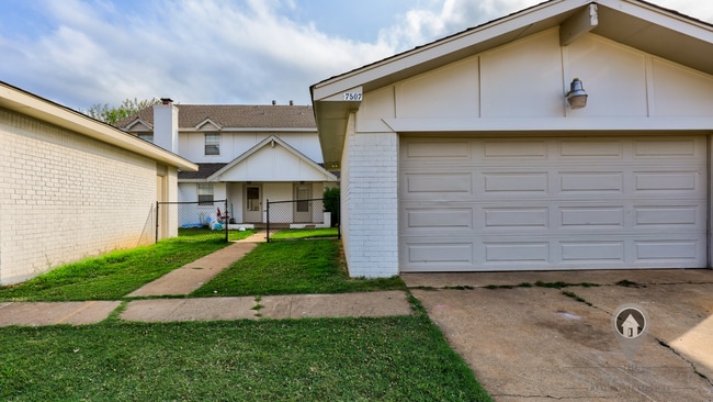 Photo - 7507 Knight Lake Dr House