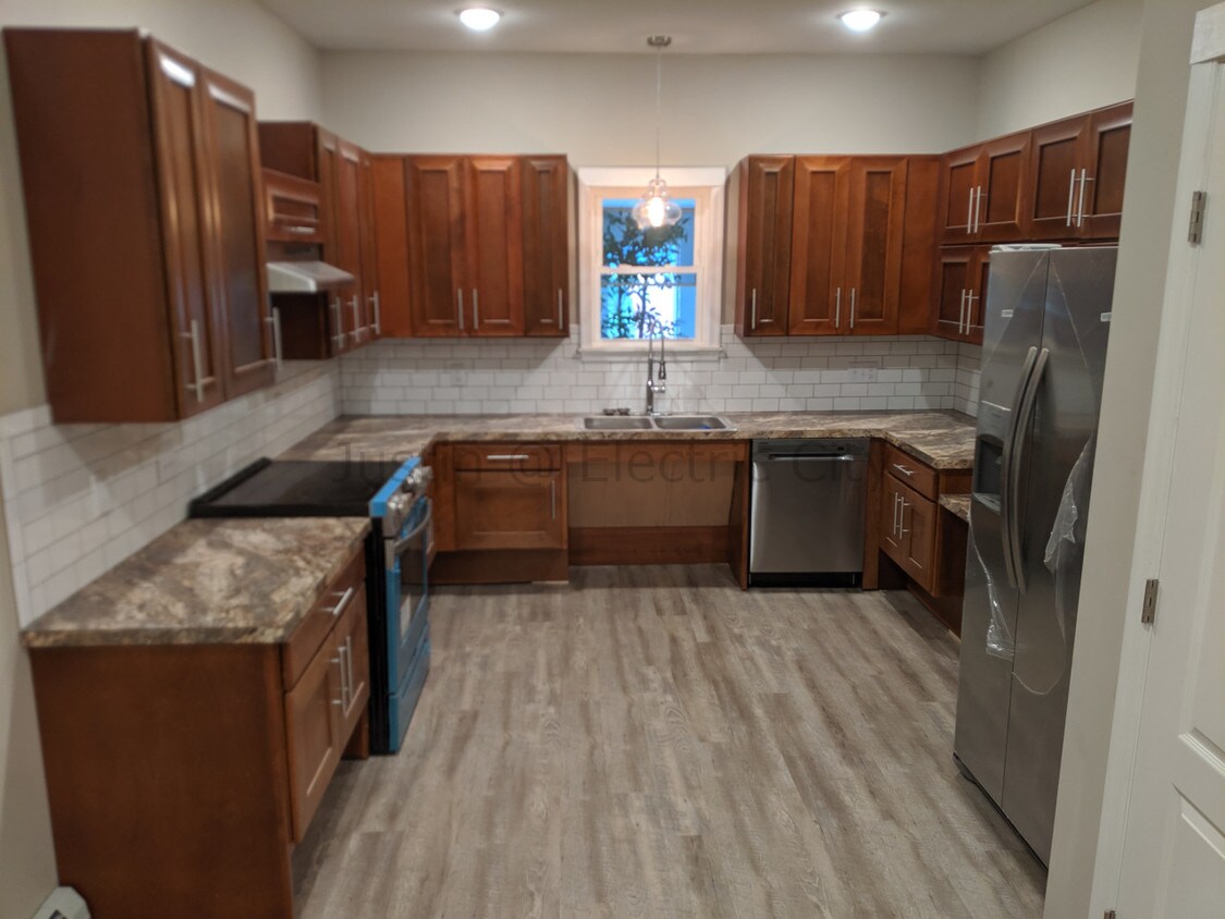 Foto principal - 224 Erie St