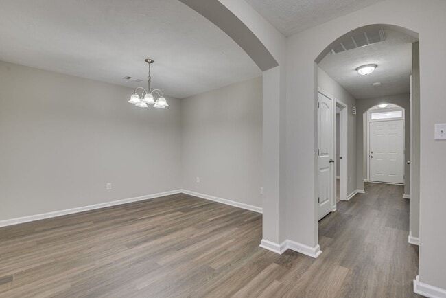 Interior Photo - Grovetown Crossing