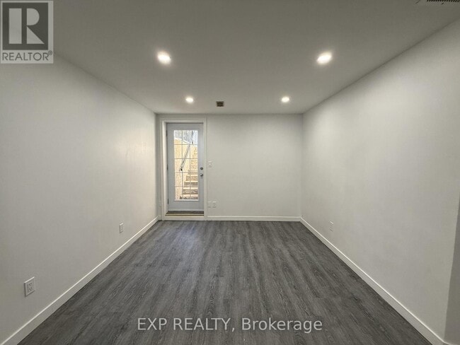 Building Photo - LOWER - C - 25 MOHAWK STREET