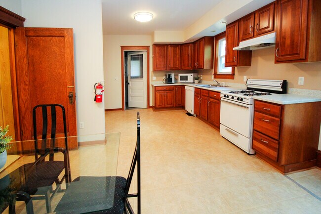 Foto del edificio - 40 Clayton Ave